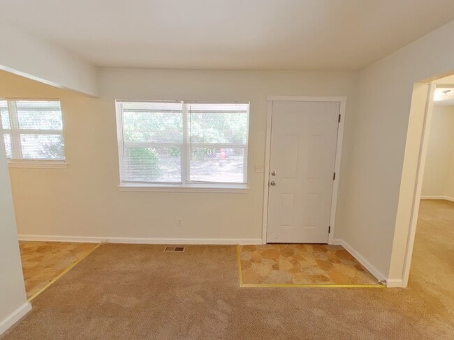 Building Photo - 5112 E New Jersey Dr