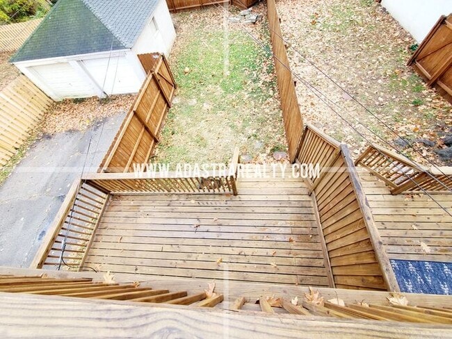 Building Photo - Beautiful Brookside Duplex-Available NOW!!