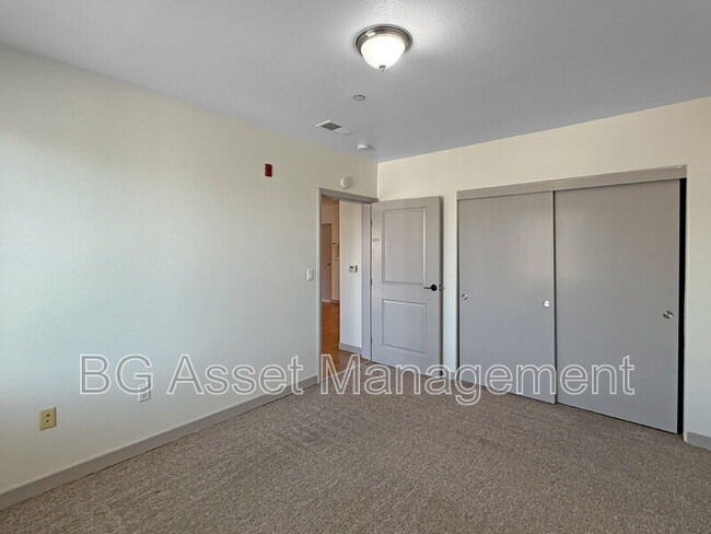Building Photo - 1459 MacArthur Blvd