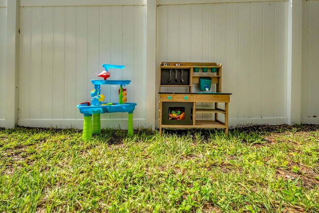Building Photo - 555 S Gulf Dr