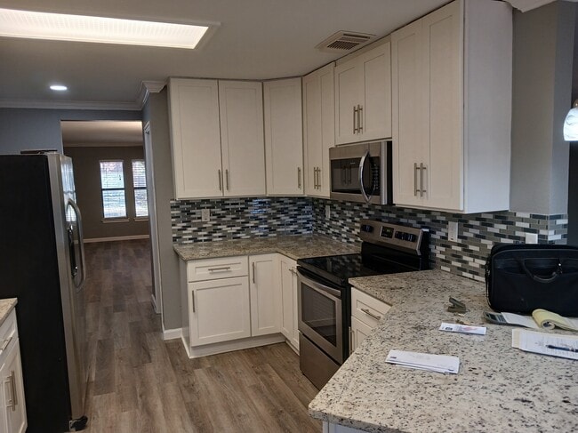 Building Photo - 7510 Legend Rock