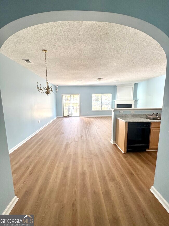 Building Photo - 3871 Pleasant Oaks Dr