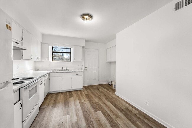 Building Photo - 4558 Brooke Valley Dr