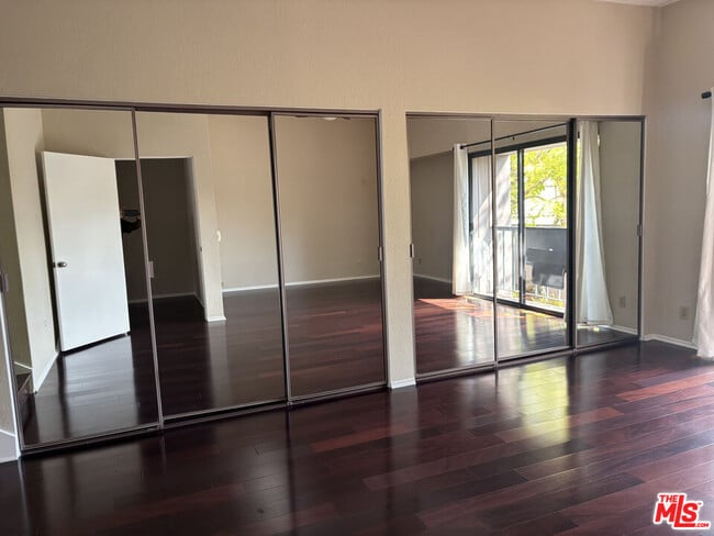 Building Photo - 4541 Alla Rd