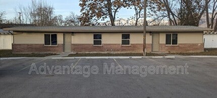 Building Photo - 469 E Elm St