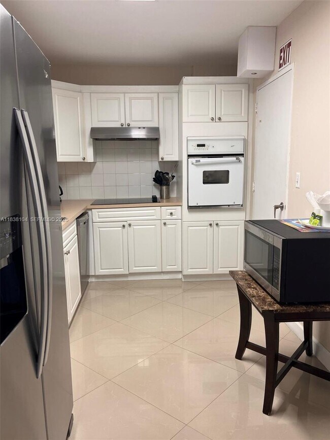 Building Photo - 3801 S Ocean Dr