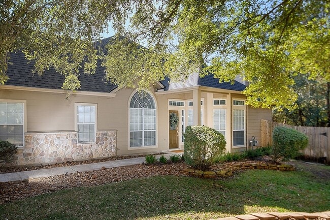 Building Photo - 182 N Valley Oaks Cir