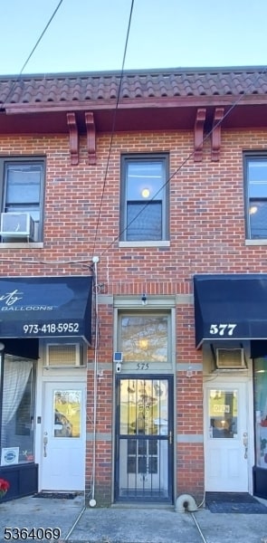 Building Photo - 575 Belleville Ave