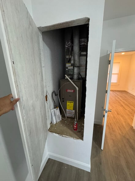 Building Photo - 2507 Highland Ave