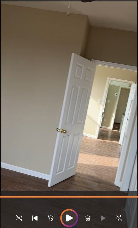 Building Photo - 2255 N Park Ave