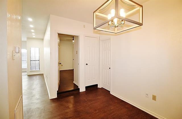 Building Photo - 9600 Royal Ln