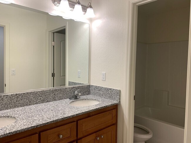 Building Photo - 4 Br 2 Ba available now