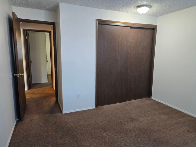 Building Photo - Eastland Duplex