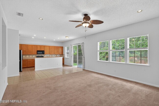 Building Photo - 872 Collinswood Dr W