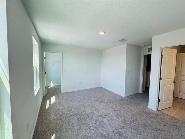 Building Photo - 2669 Buttercup Ave