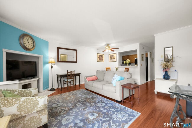 Building Photo - 237 Willow Springs