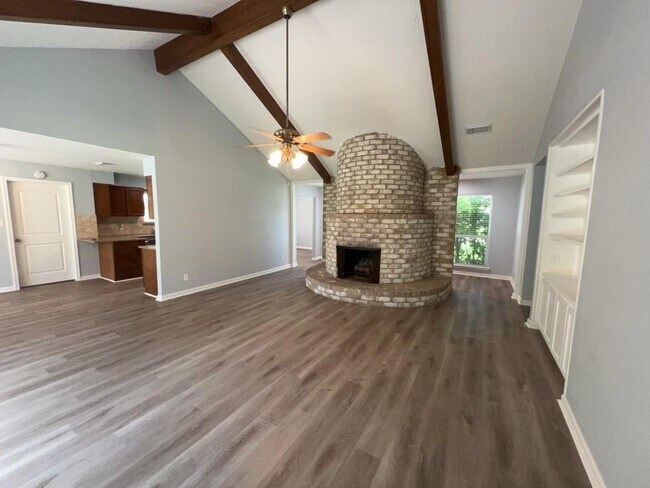 Building Photo - 27226 W Pyeatt Ln