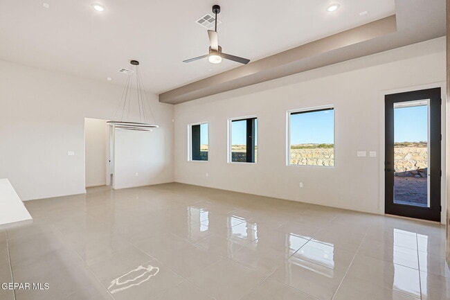 Building Photo - 828 Eltham Dr