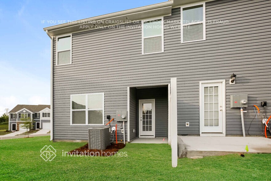 Building Photo - 11810 Brier Vlg Ln