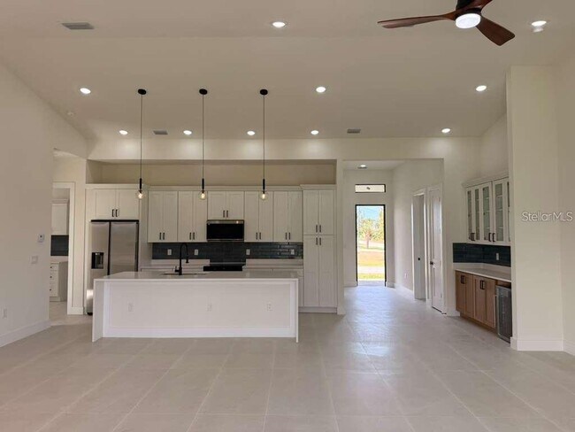 Building Photo - 10426 Live Oak Rd