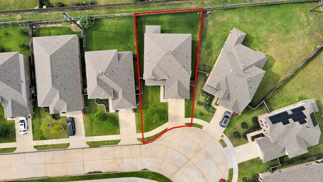 Building Photo - 30243 Twisting Springs Dr