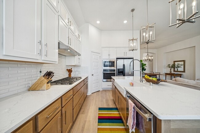 Building Photo - 30207 Gold Finch Pl