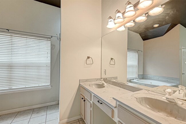 Building Photo - 5815 Henniker Dr
