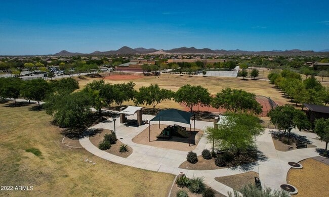 Building Photo - Gorgeous 4 Bed 3 Bath 3 Car home in Peoria with community Pool