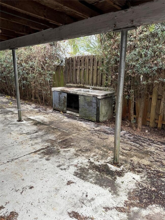 Building Photo - 5360 Fletcher St