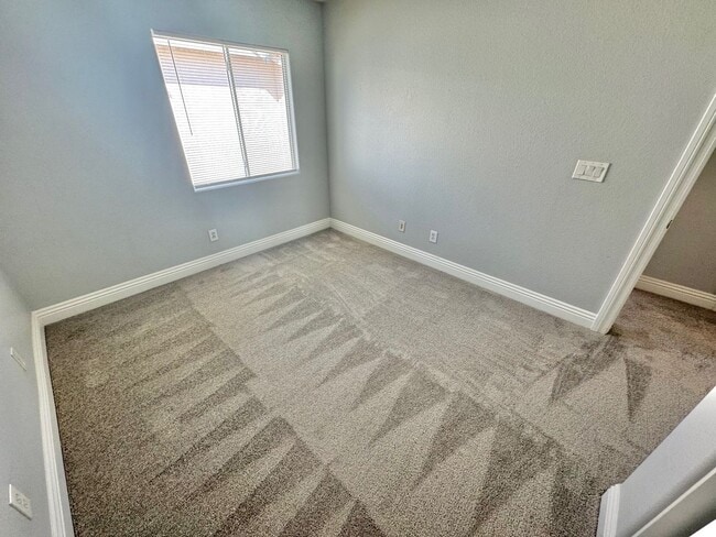 Building Photo - Stunning 4 bedroom home offering comfort and space in North Las Vegas