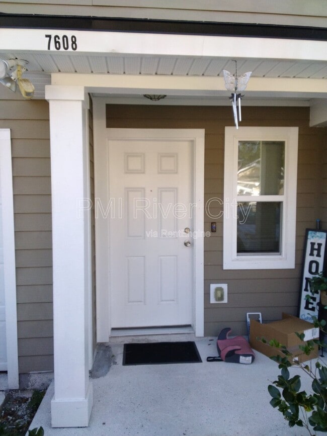 Building Photo - 7608 Rain Forest Dr N