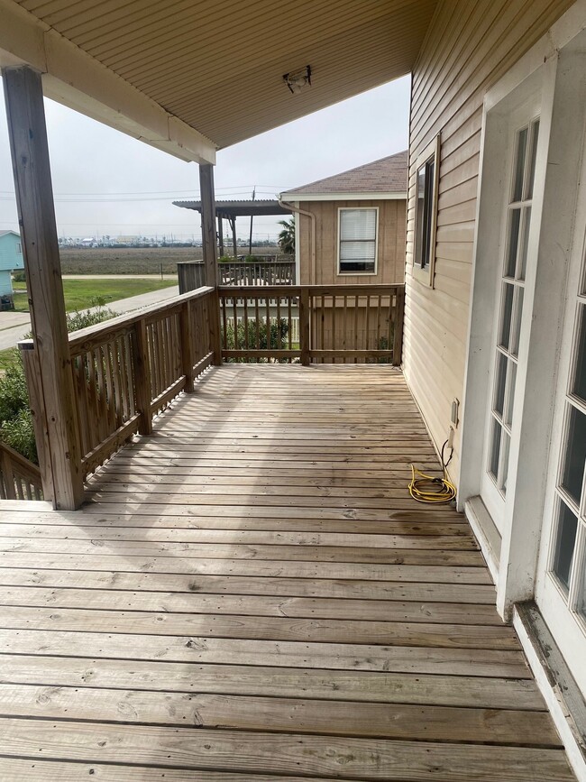 Building Photo - 16712 Fletcher Christian