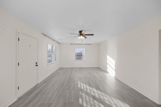 Building Photo - **AVAIL. NOW** The perfect blend of style ...