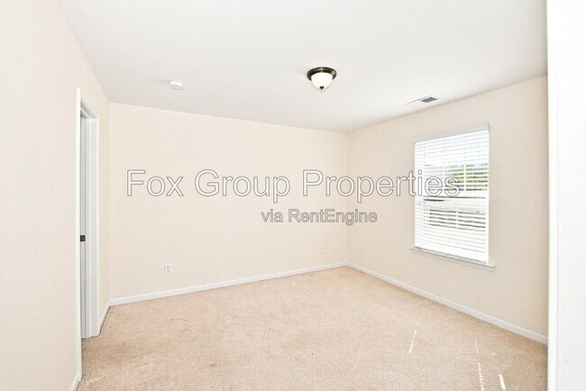 Building Photo - 117 E Warfield Dr