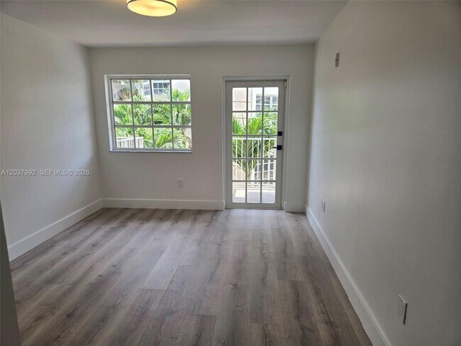 Building Photo - 1280 S Alhambra Cir