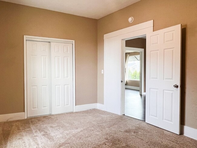 Building Photo - OWN970