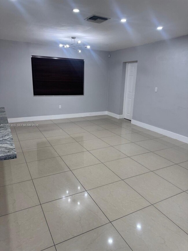 Building Photo - 7541 Miramar Pkwy