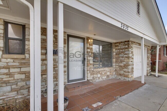 Building Photo - 3032 NW 70th St