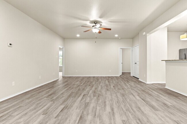 Building Photo - 2536 S University Dr
