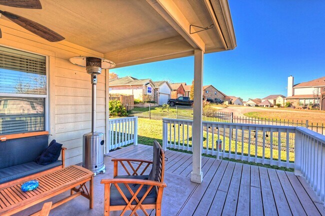 Building Photo - 108 Cove Cir