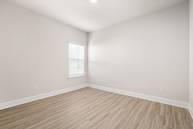 Building Photo - NEW CONSTRUCTION 4/2 IN FAIRHOPE FALLS