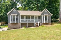 Building Photo - 2025 Canby Hills Rd