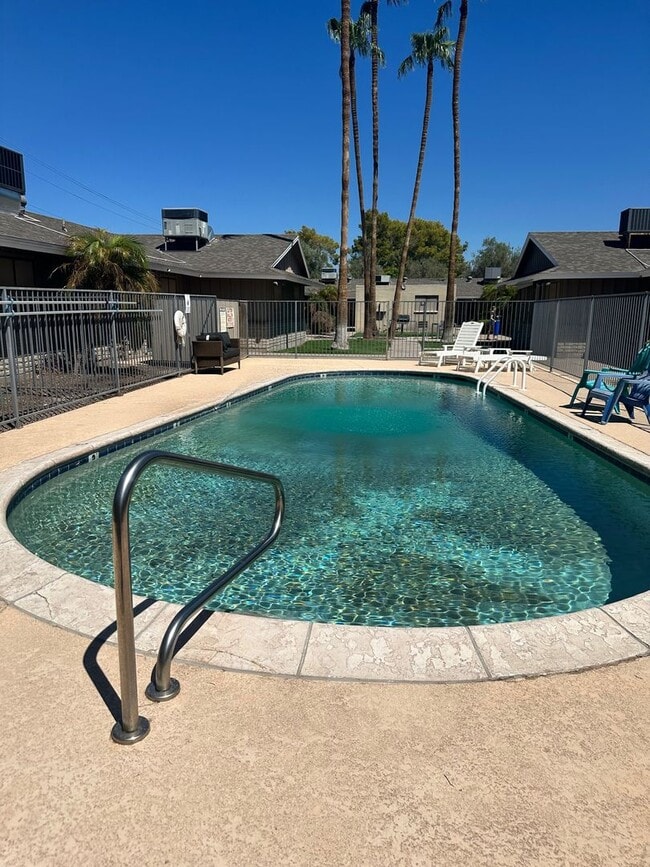 Building Photo - Discover this Charming 2-Bedroom - Tempe -...