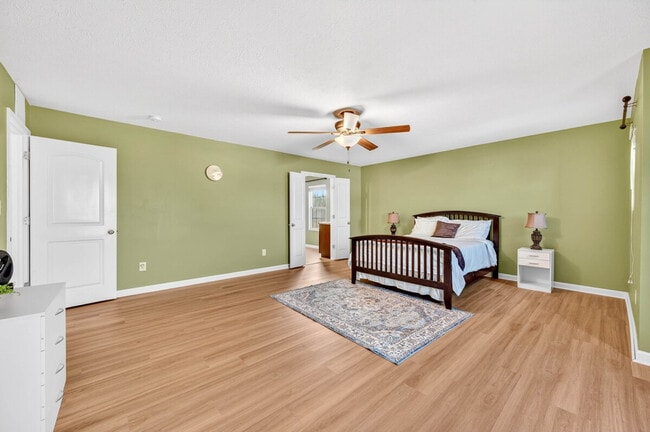 Building Photo - 1961 Creek Bank Dr