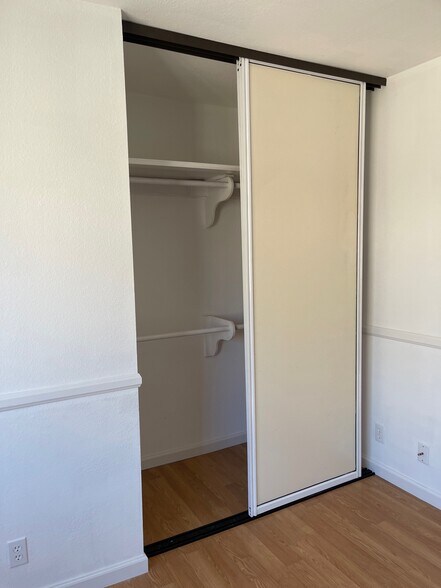 Building Photo - 27607 Nugget Dr