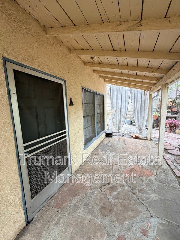 Building Photo - 2405 Honolulu Ave