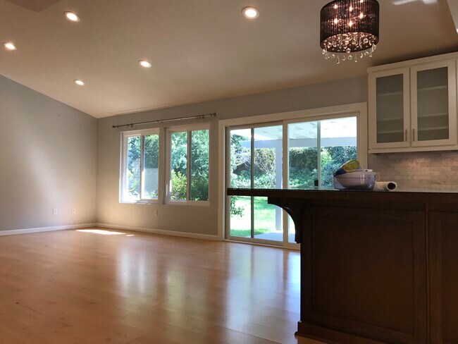 living room - 25559 Mandarin Ct