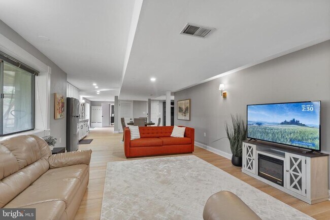 Building Photo - 1329 Colvin Forest Dr