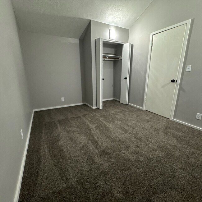 Building Photo - Luxurious 2-Bedroom Apartments with Modern...