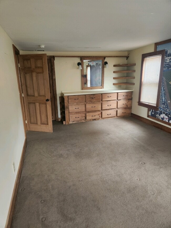 Building Photo - 717 Draketown Rd